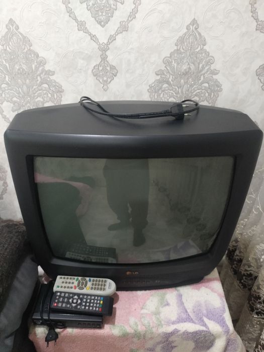 Продам телевизор, приставка цифровых каналов