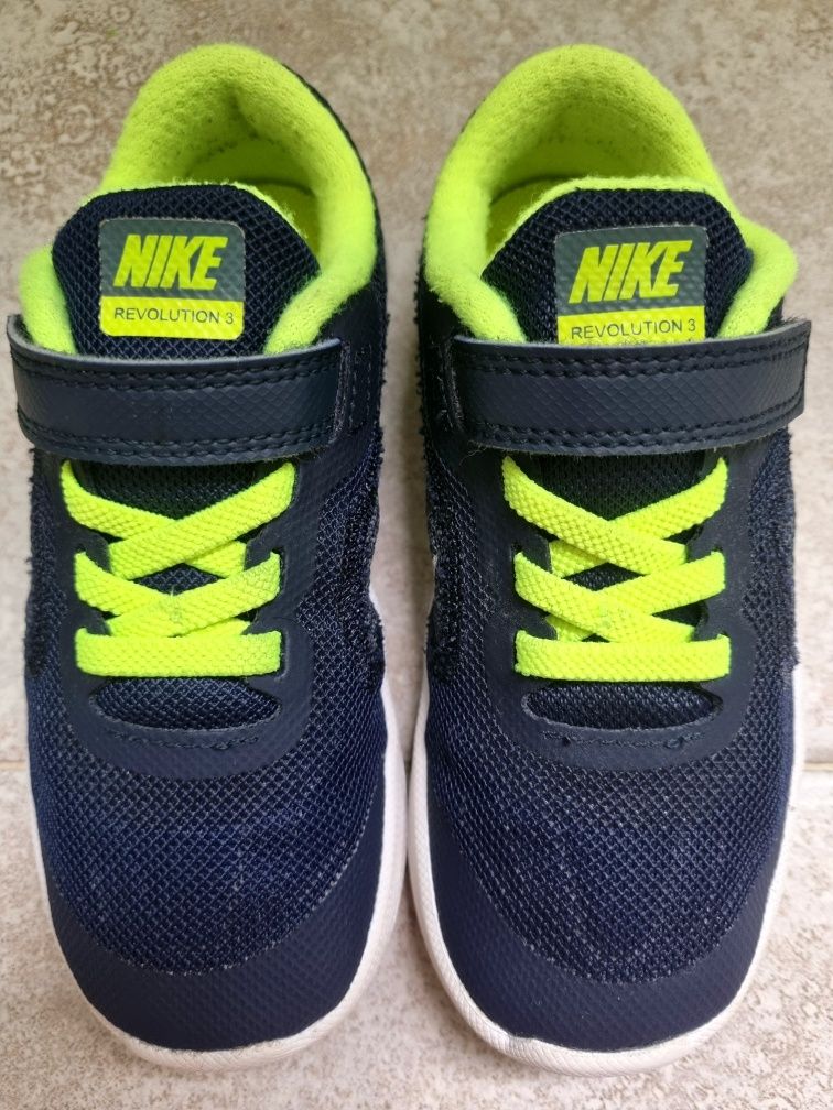 Детски маратонки Nike Revolution 3 26 номер