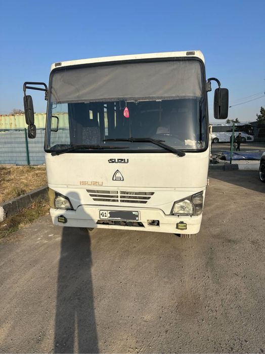 ISUZU SAZ NP26 avtobusla sotiladi holati yaxsh