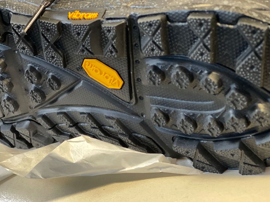 HOKA ONE U Tor Summit 44