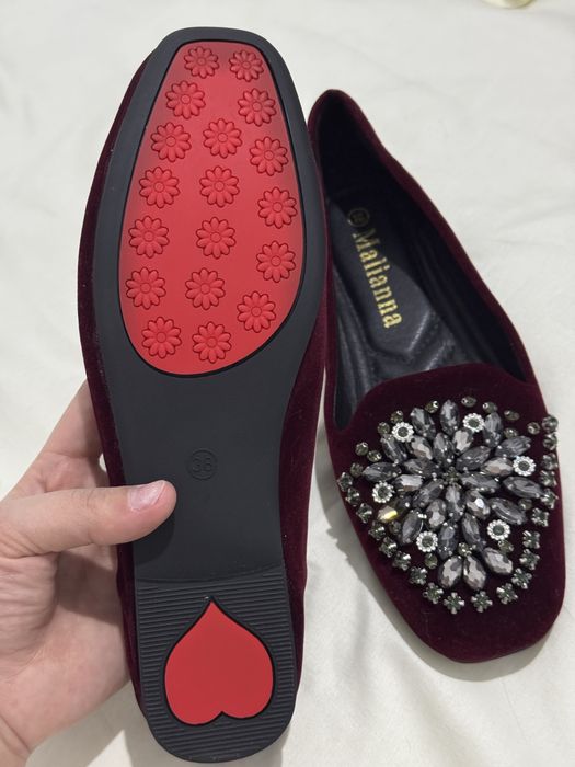 Oyoq kiyim ayollarniki Женская обувь