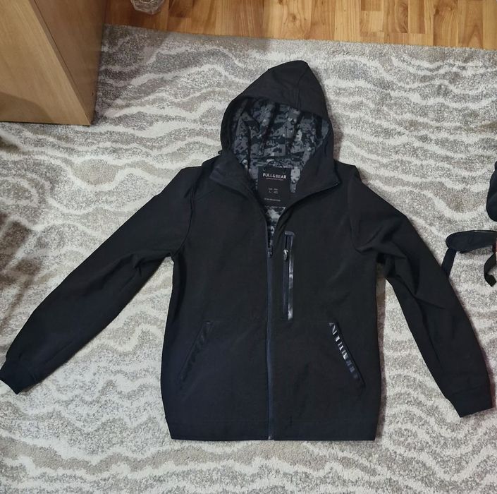 geaca impermeabila pull&bear