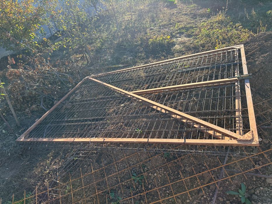 Porți metalice (acces auto) și stâlpi