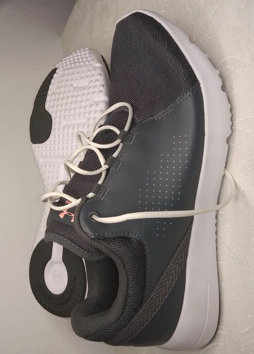 adidași UNDER ARMOUR mărimea 41