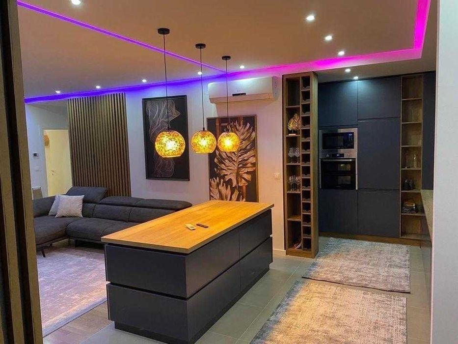 Дава се под наем Двустаен апартамент в Бургас, Център - 68 кв.м за 204 € - Снимка #3