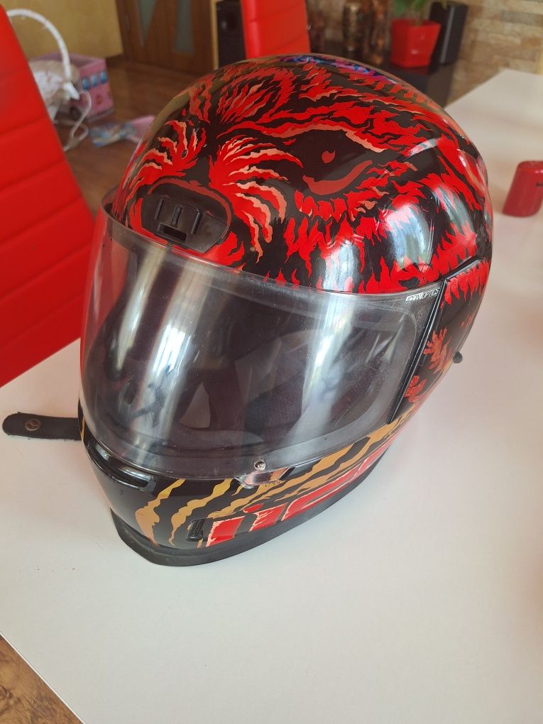 Продавам Каска ICON AIRFORM и ръкавици AGV sport
