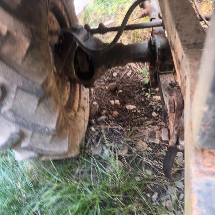 Vind benă pt o remorcuță și punți 4x4  motoagricolă 4x4 roție a 650R13