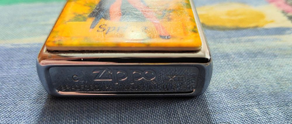 Bricheta Zippo Spring Pin Up Girl