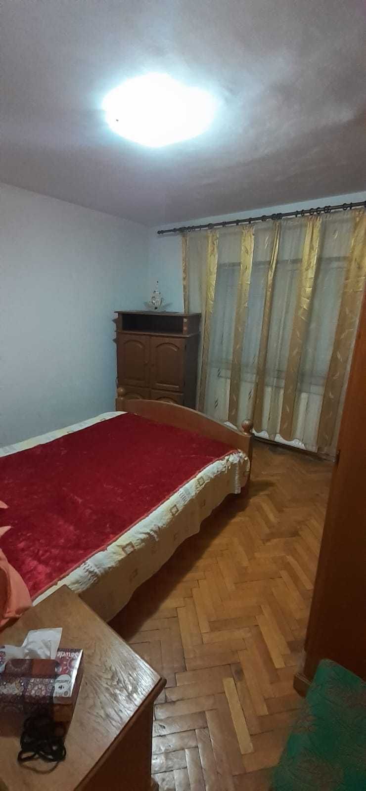 Apartament cu doua camere, decomandat, Rm. Valcea