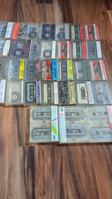 Vând casete vechi pentru casetofon