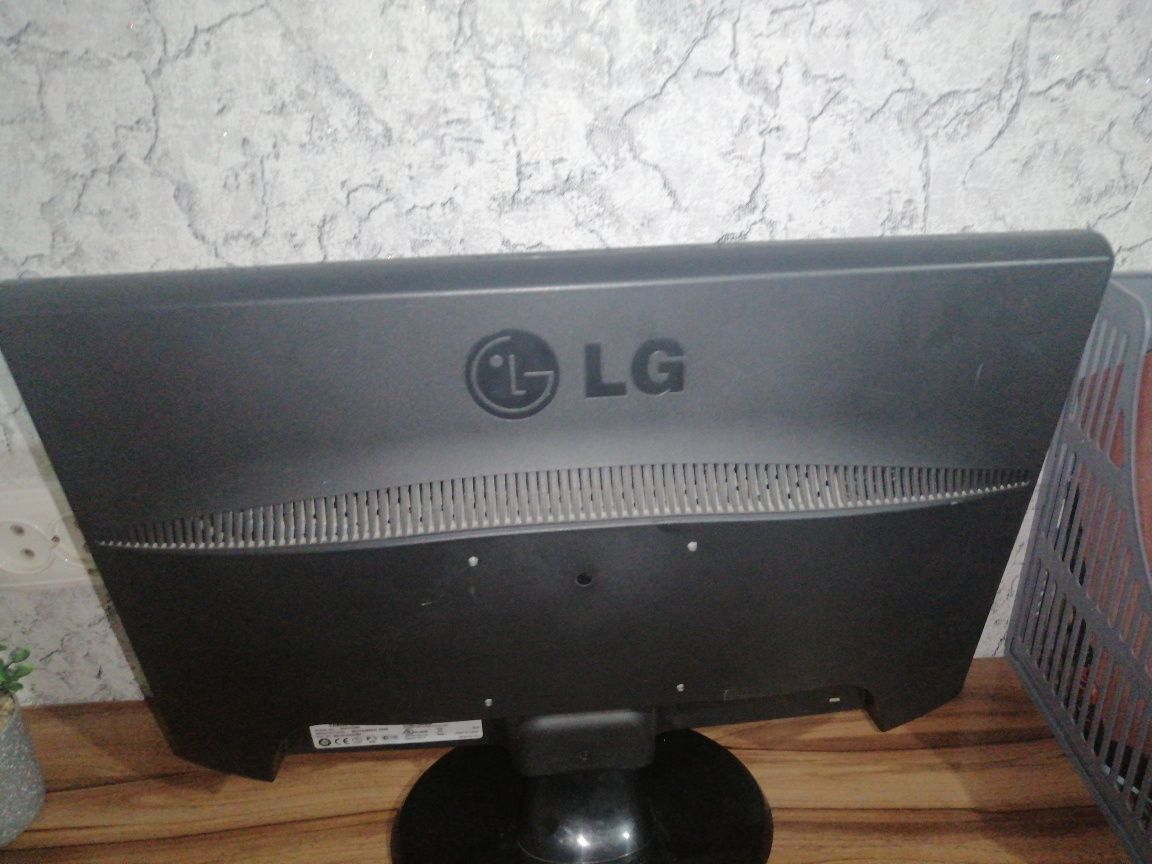 Продам Монитор LG Flatron W2043S