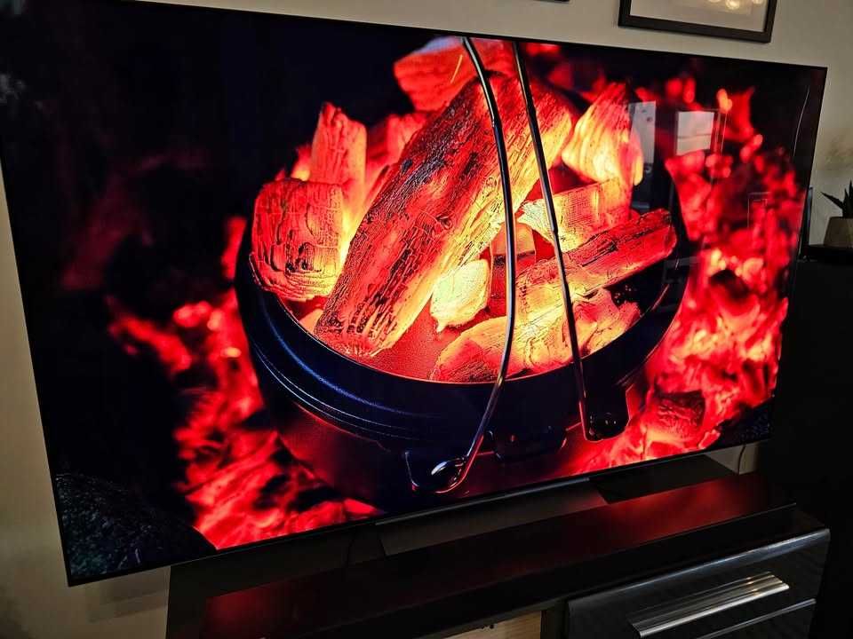 LG OLED C2 – 65” – Ultra HD 4K Smart TV