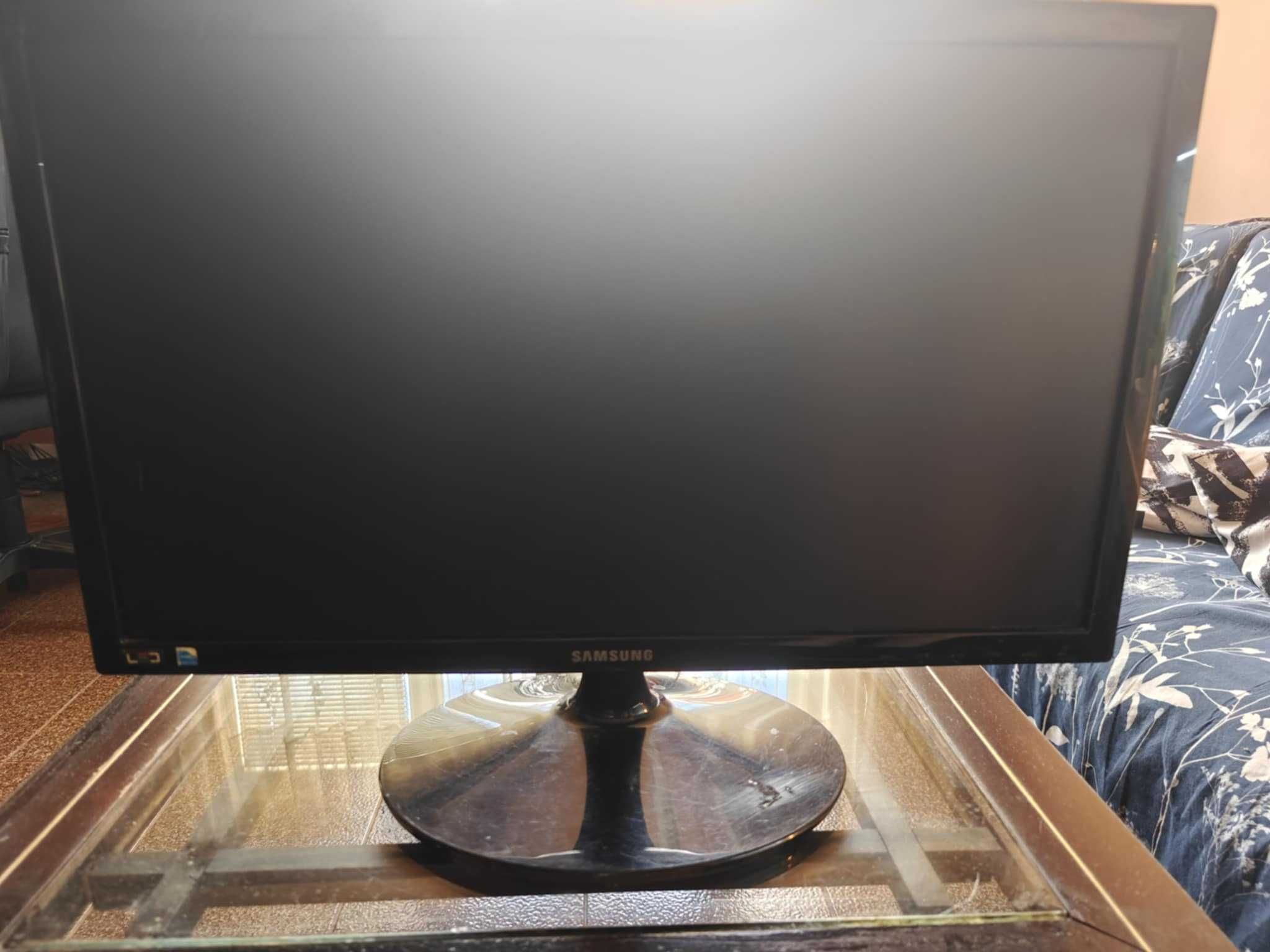22" инчов монитор Samsung S22B150N