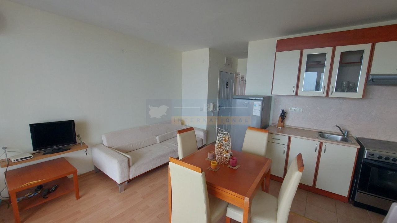 Продава се Двустаен апартамент в Свети Влас - 67 кв.м за 1075 €/кв.м - Снимка #5