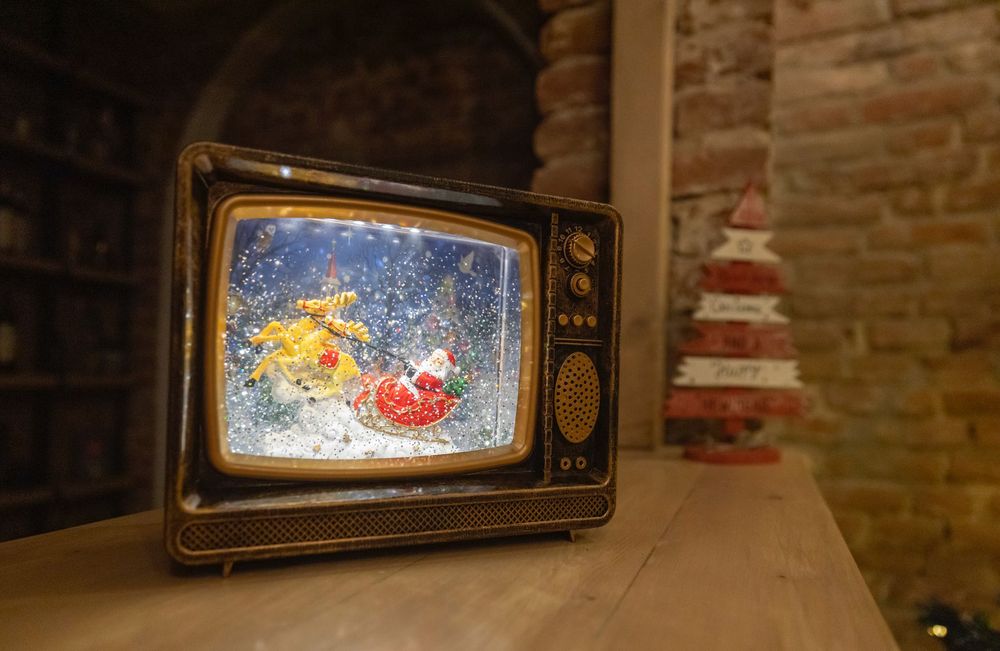 Decoratiune de Craciun: televizor cu Moș Crăciun