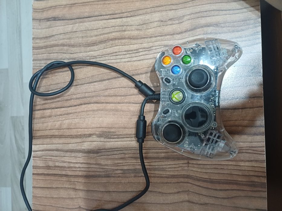 Vând maneta xbox360 cu fir