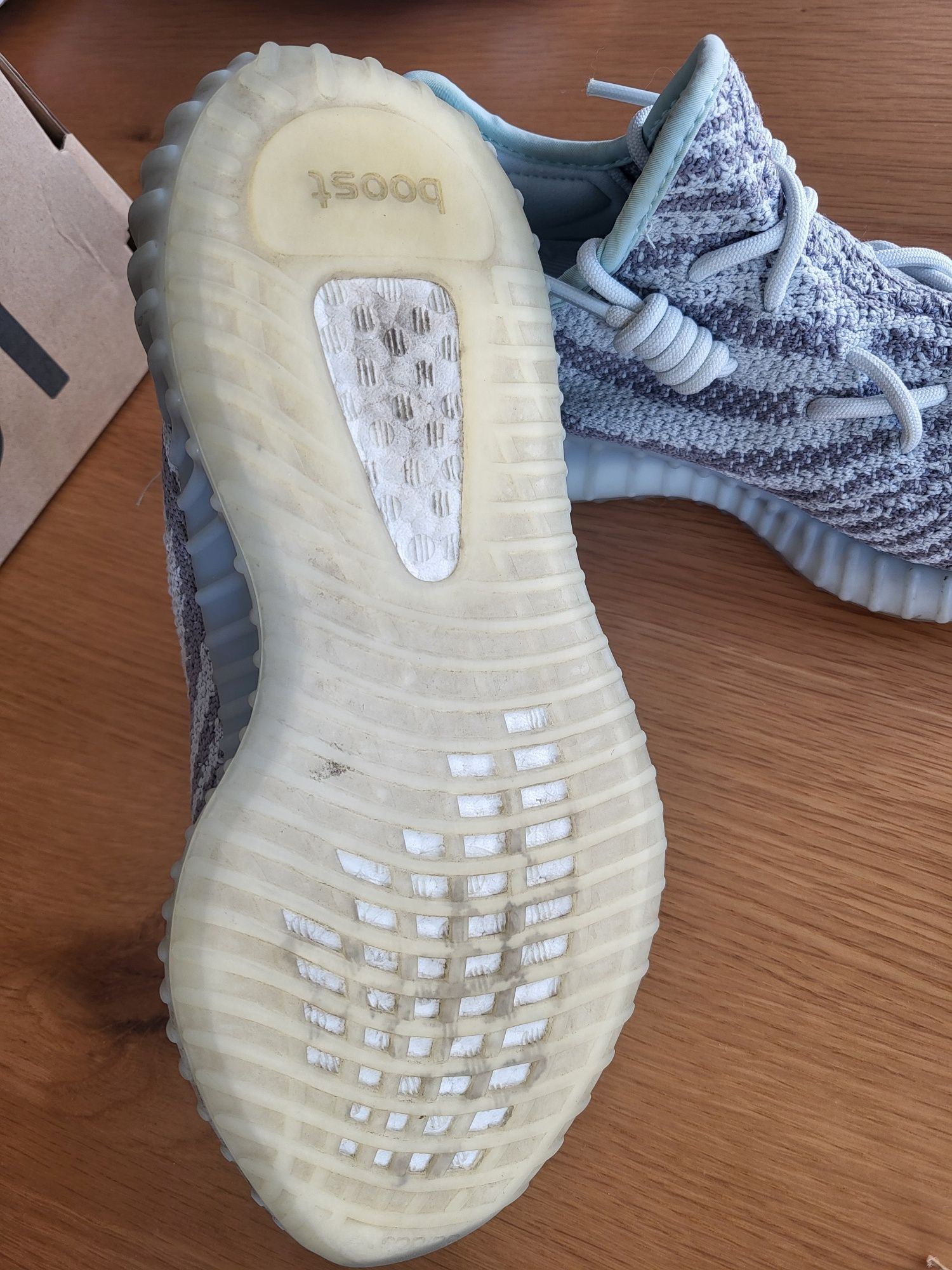 Yeezy Boost 350 V2 Blue Tint, # 38, употребявани