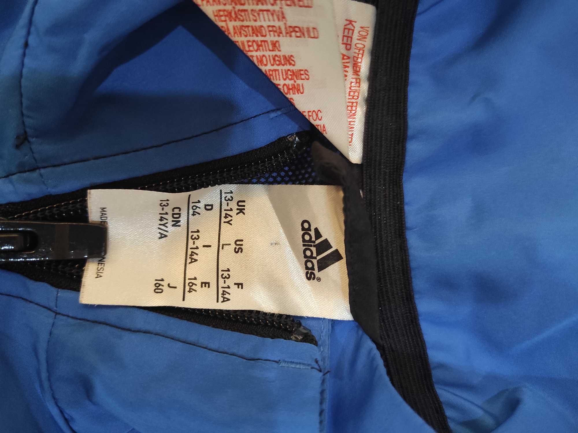 Продавам спортни екипи