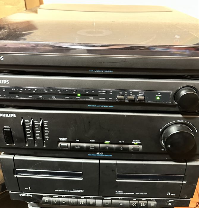 Linie audio Philips AS-305/20 compusă din 4 piese