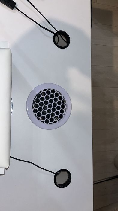 Masa manichiura cu aspirator inclus