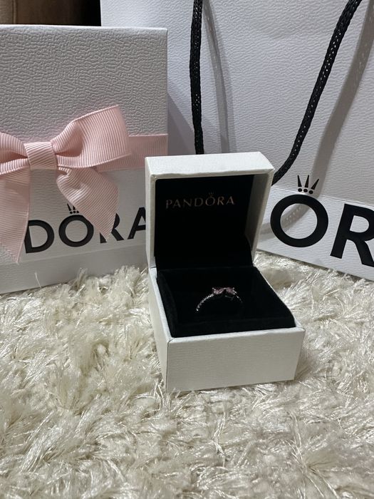 Inel Pandora cu fundiță roz
