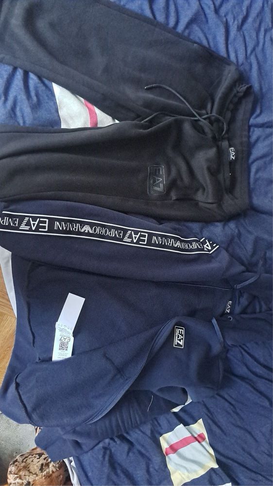 Hanorac emporio armani  si pantaloni