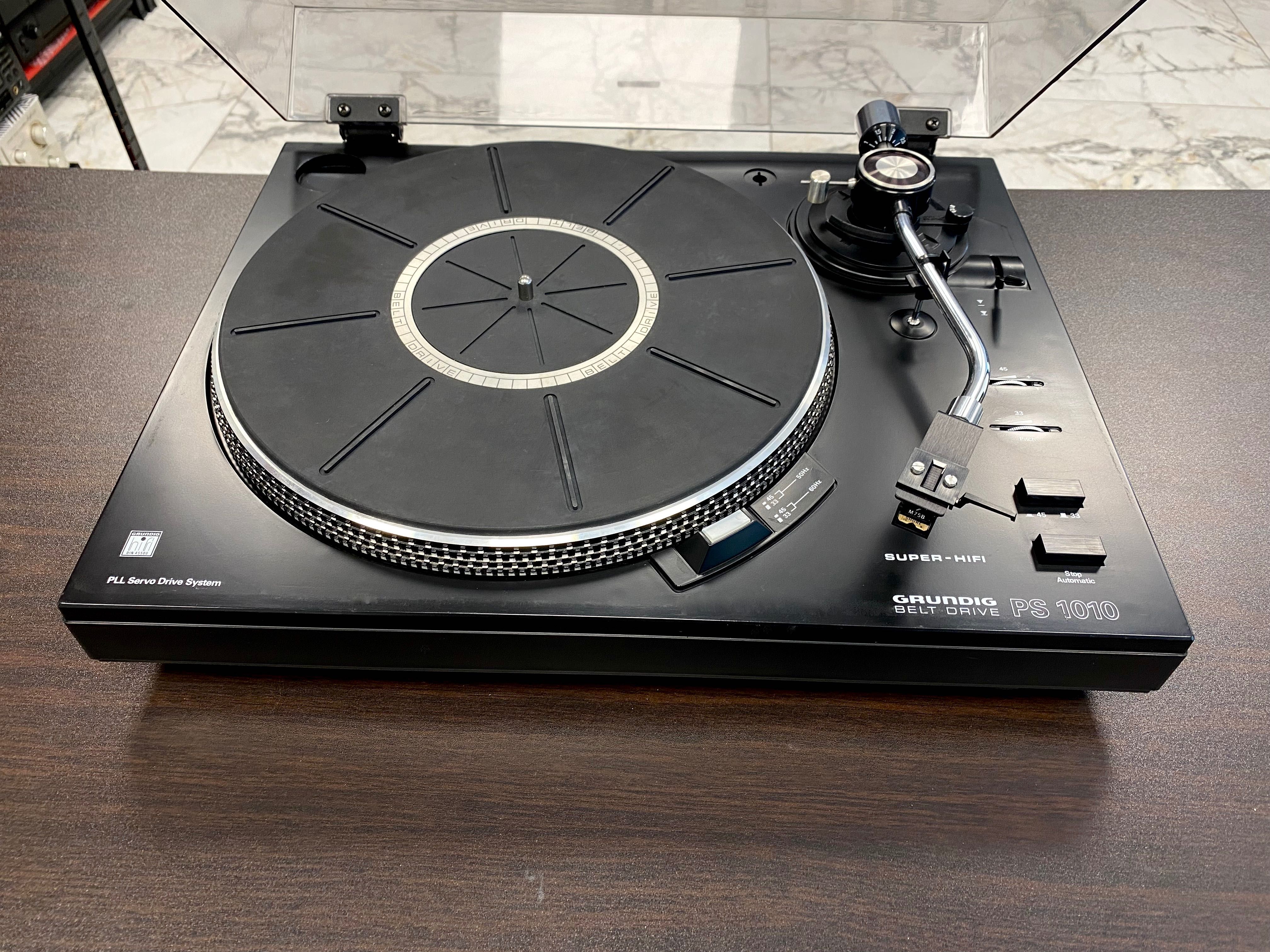 Super HiFi грамофон Grundig