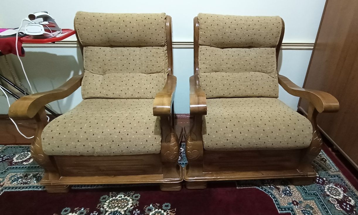 Диван и кресло из дуба