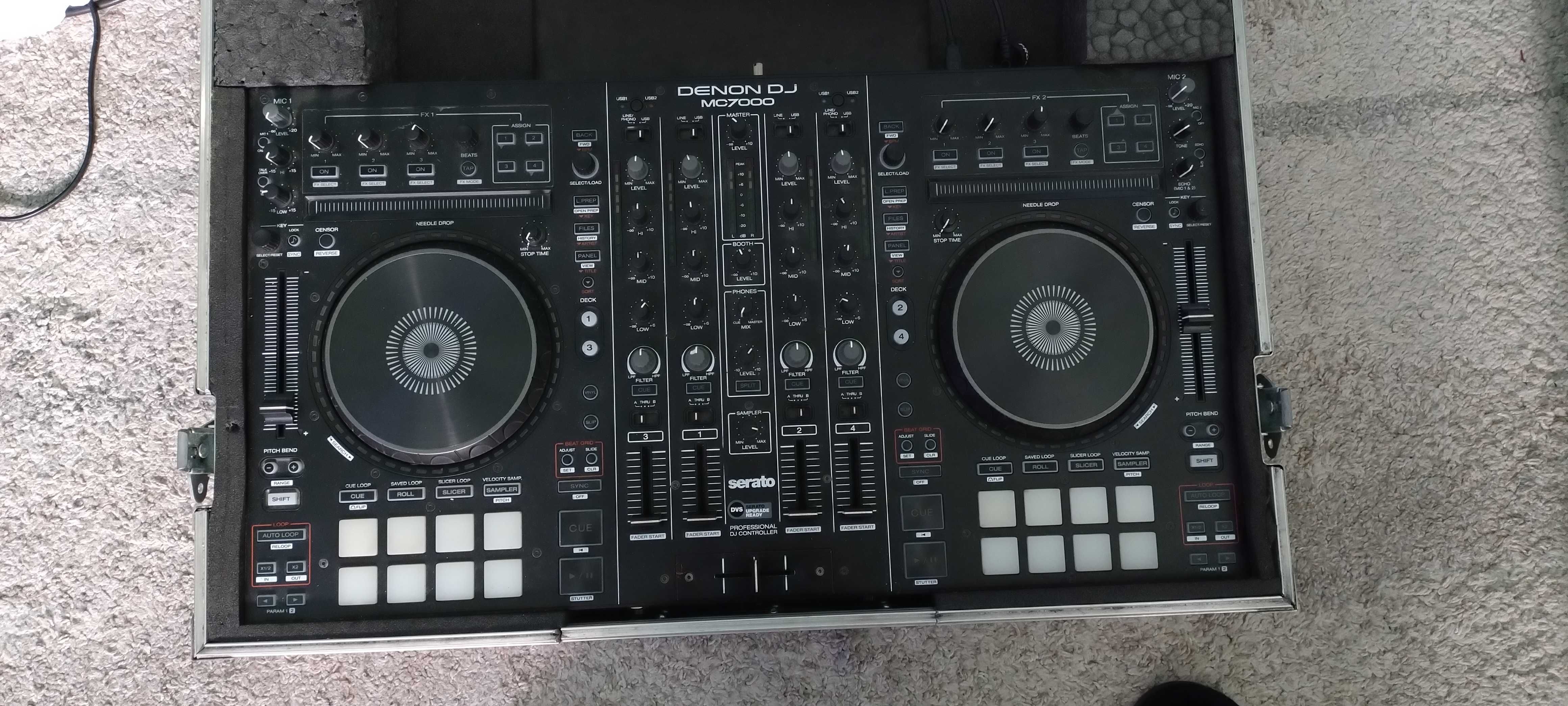 Продавам 4 канална DJ конзола Denon MC7000 + кейс