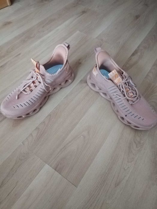 Дамски маратонки 39 номер