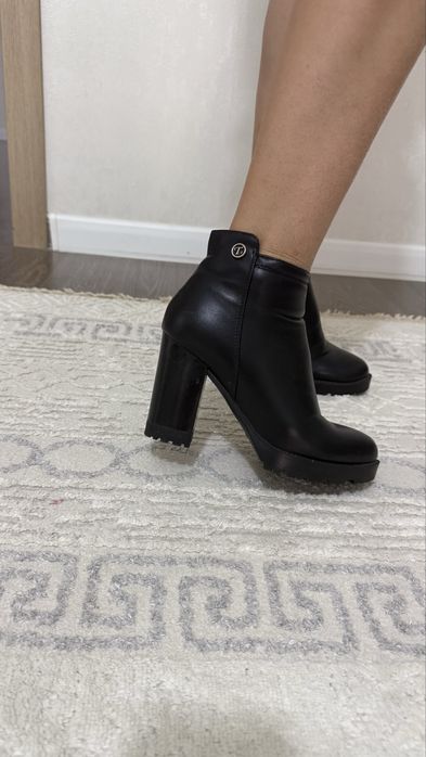 Продам женскую обувь