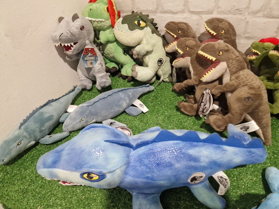 Jurassic world играчка