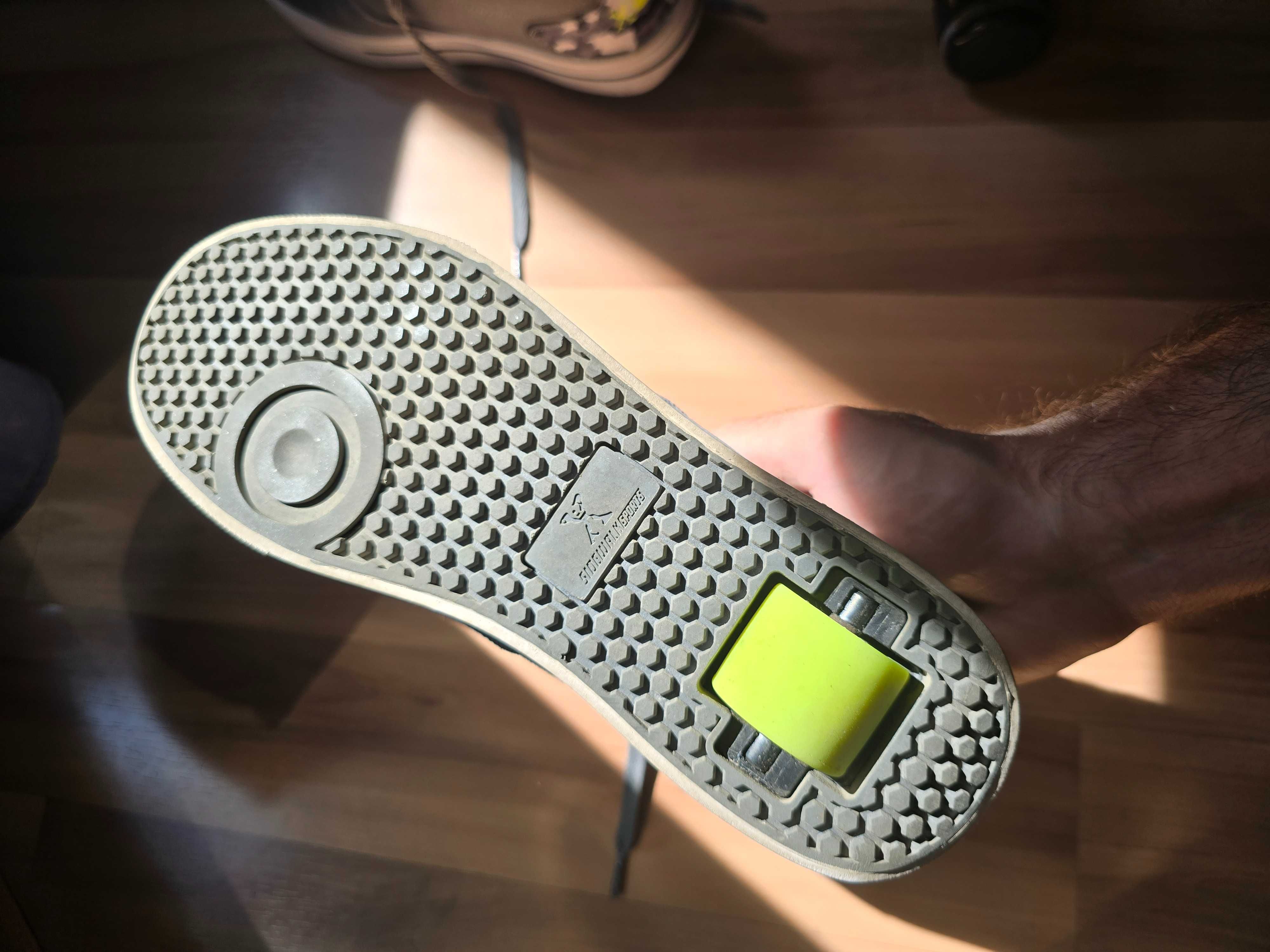 Маратонки с колелца Heelys Sidewalk Sports