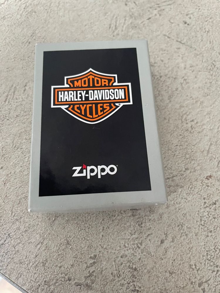 Vând brichete Zippo noi ,originale , sigilate , achiziție SUA