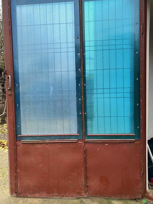 Porti metalice pentru garaj