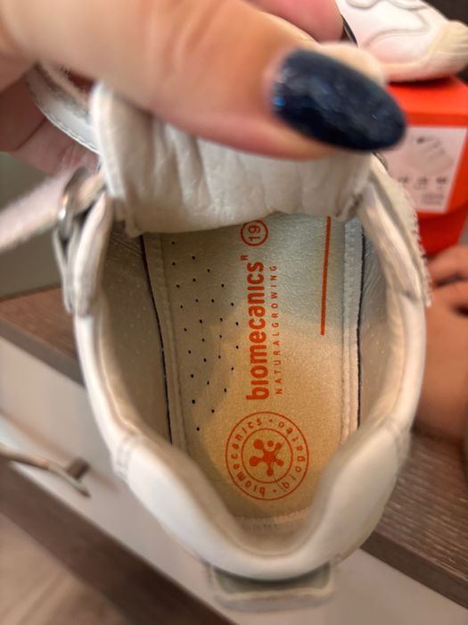 Маратонки Biomechanics размер 19