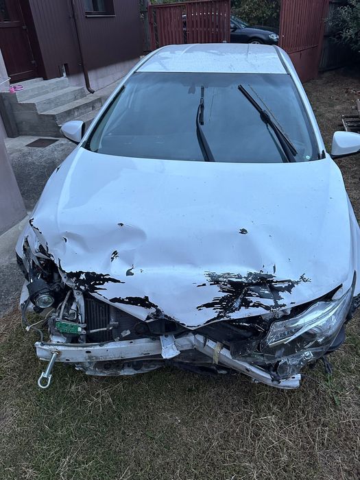 Vând Toyota Auris