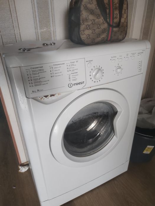 Продаю indesit все вопросы по телефону