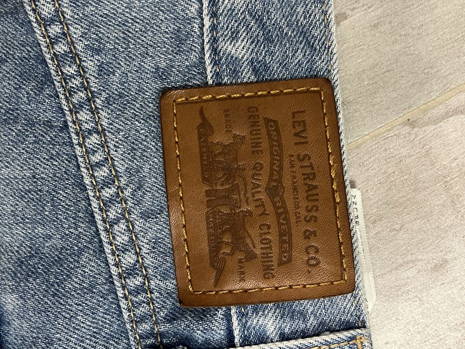 Blugi scurti Levis masura S / 26