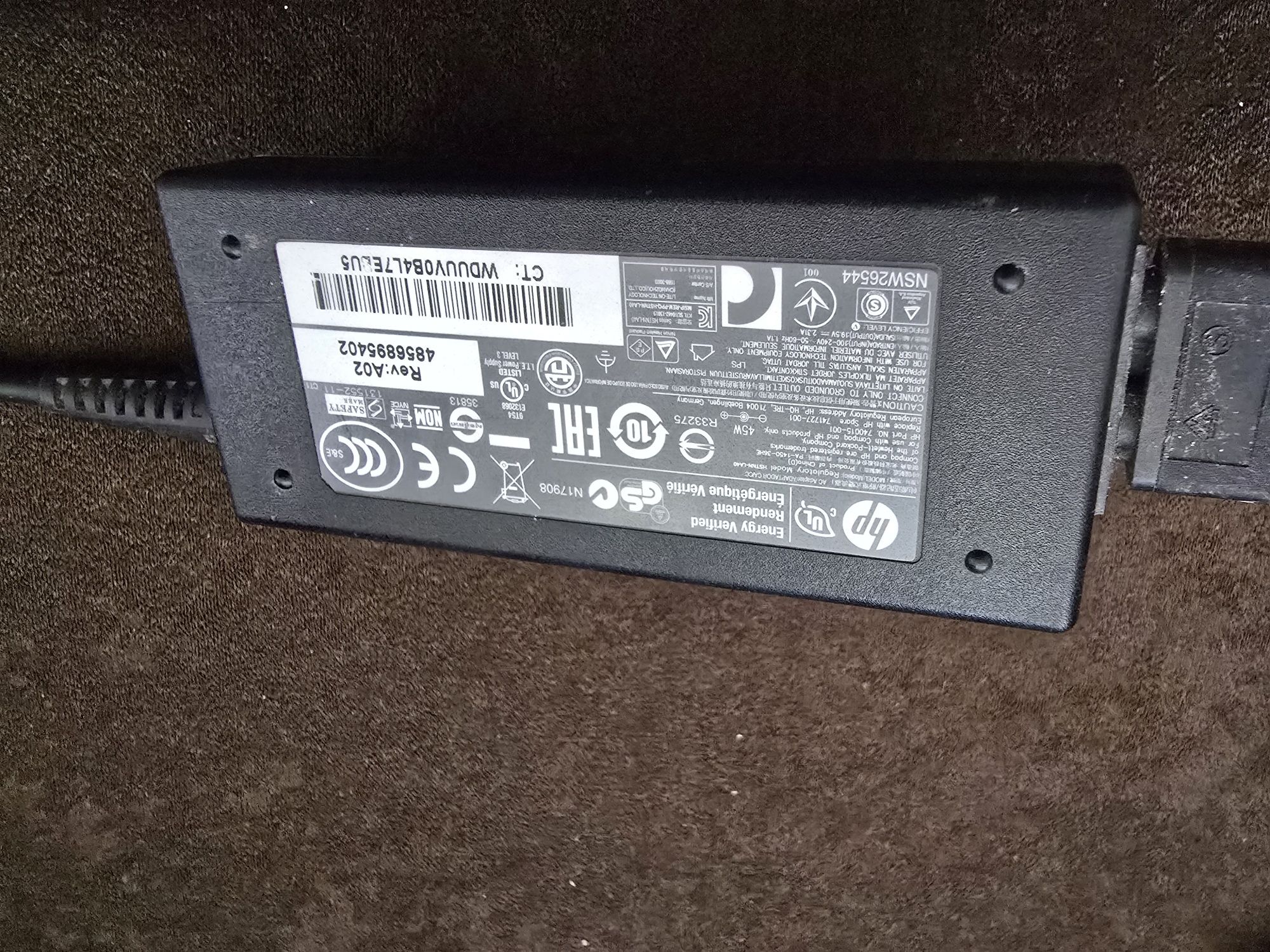 Лаптоп HP 250 G3 4gb ram  1tb HDD с лицензиран Windows 10 без батерия