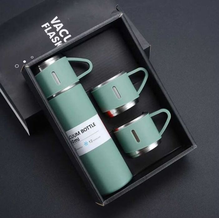 Подаръчен комплект термос с 3 чаши, зелен, розов, сив.