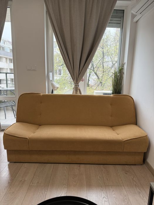 Продавам 3-местен разтегателен диван в отлично състояние