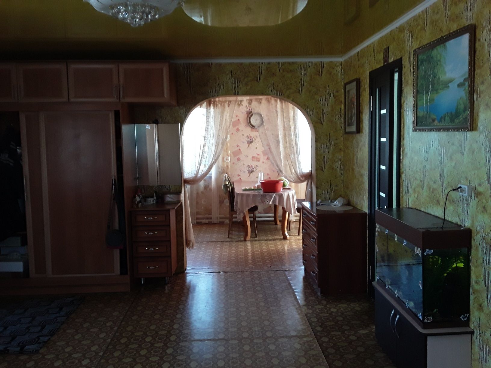 Продам по Горького 30