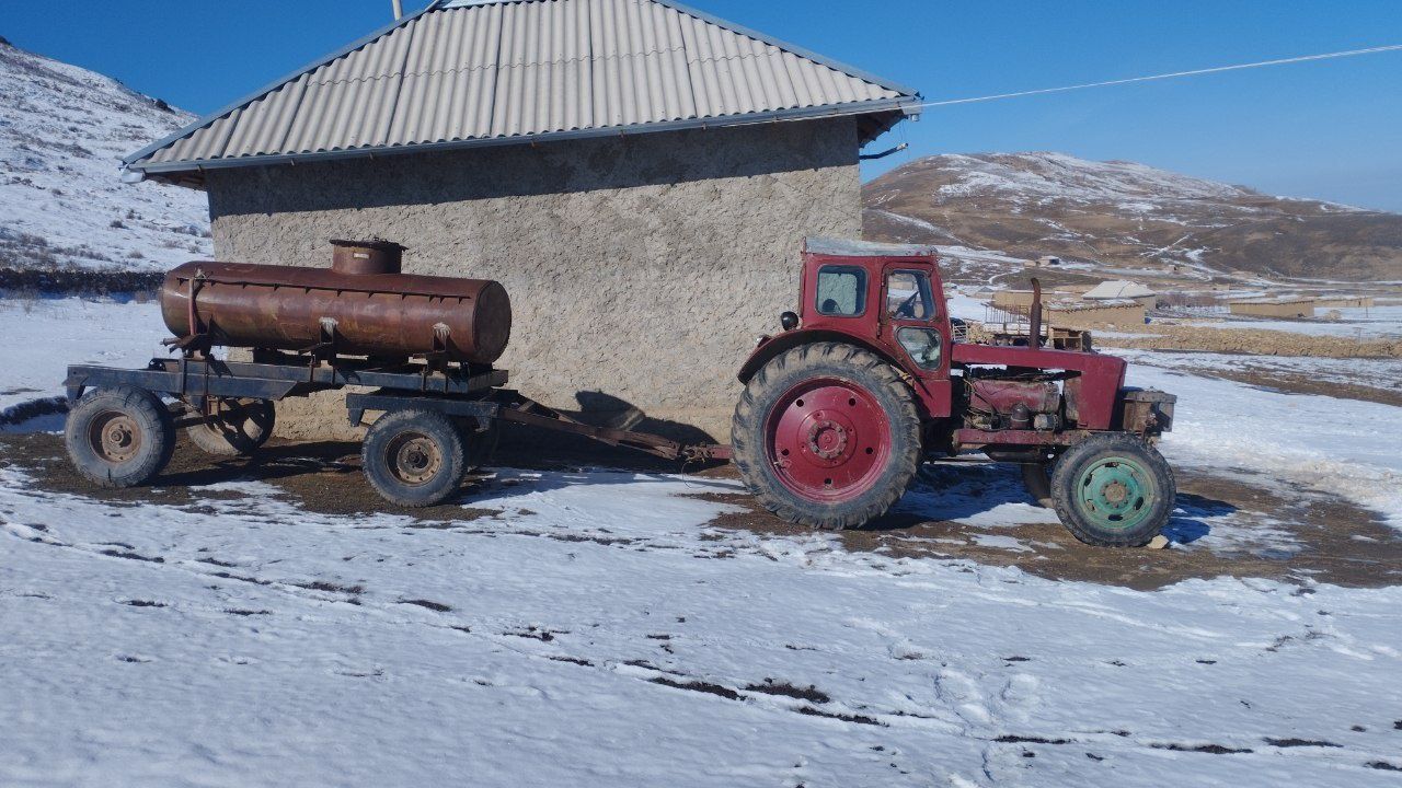 Traktor (40) plug va Vadankasi bilan sotiladi