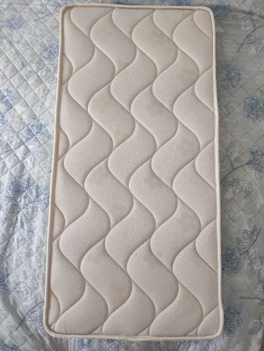 Vând saltea pentru pătuț bebe