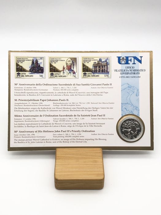 Сребро - 50 години от свещеническото ръкополагане на Йоан Павел II