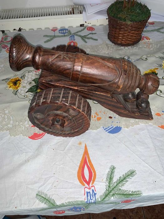 Decor Tun din lemn sculptat