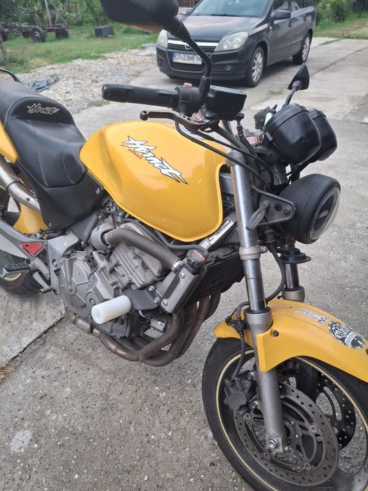 Vindem Honda hornet