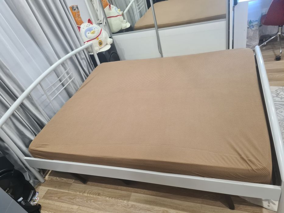 Pat de mijloc dormitor