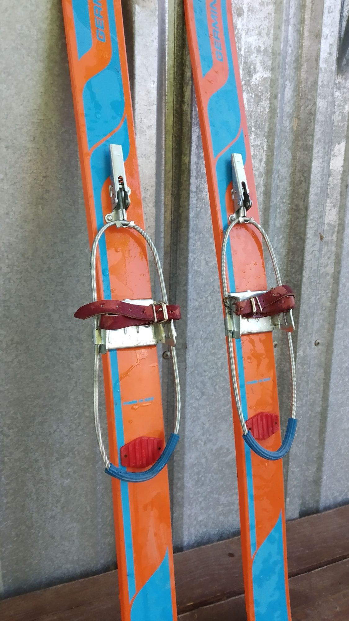 Ретро детски Германски ски комплект с щеки 87см